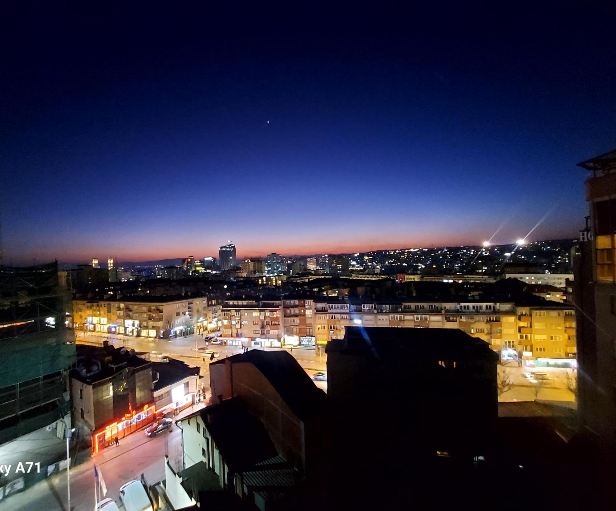Gorgeous Apartment With City View In The City Center พริสตีนา ภายนอก รูปภาพ