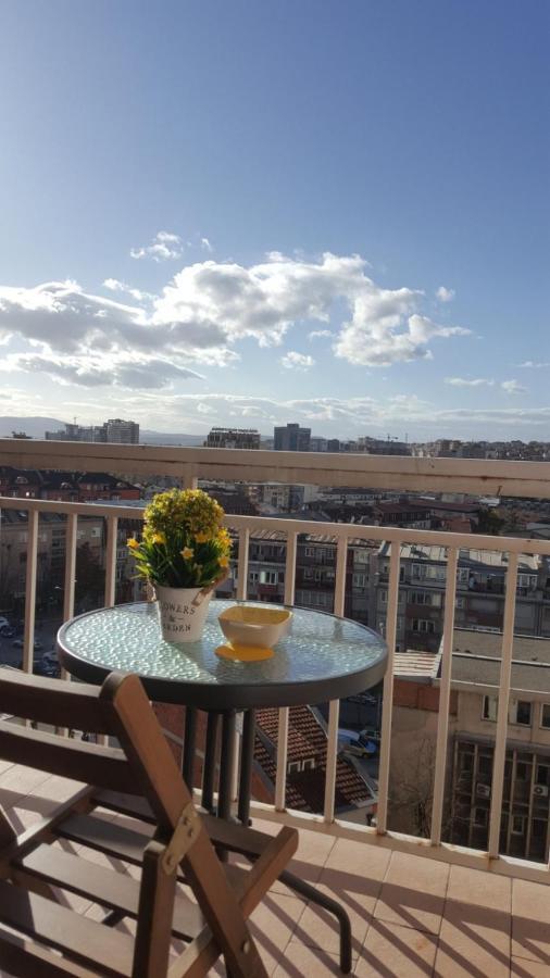 Gorgeous Apartment With City View In The City Center พริสตีนา ภายนอก รูปภาพ